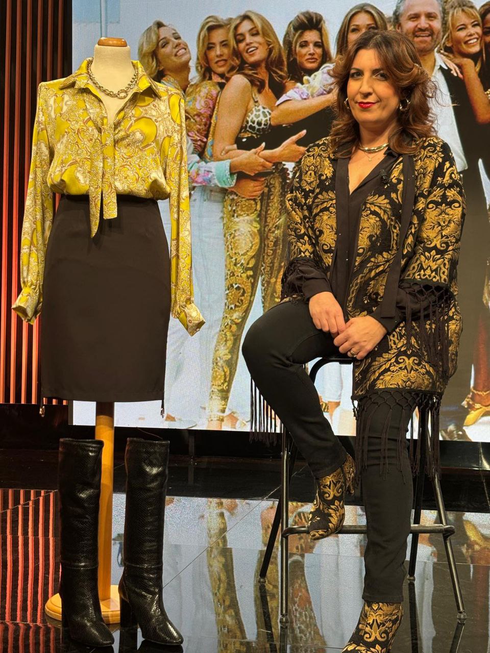 Camicia blusa in satin broccato con cravattino