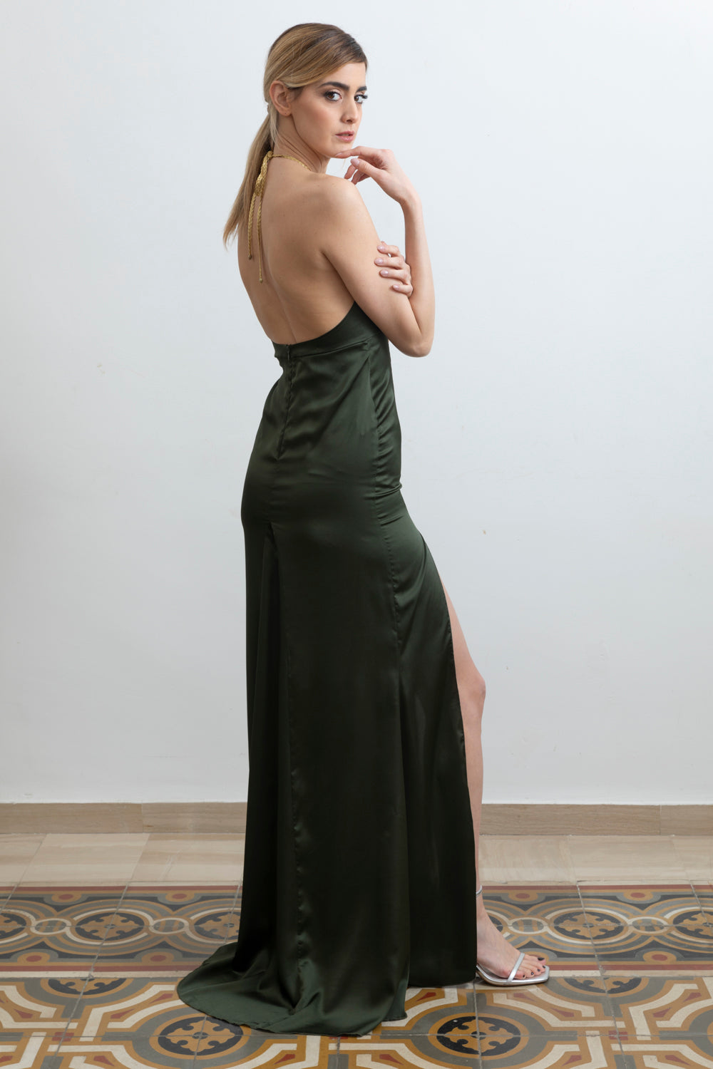 Abito Red Carpet sirena con scollo a tulipano verde militare