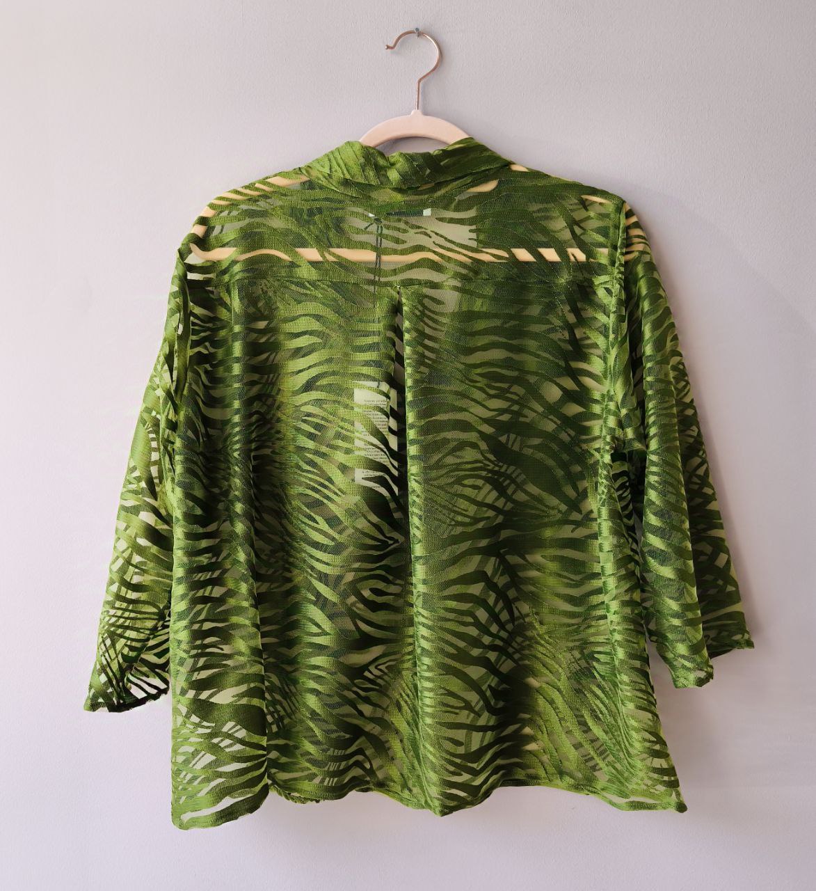 Camicia in pizzo verde geometria animalier