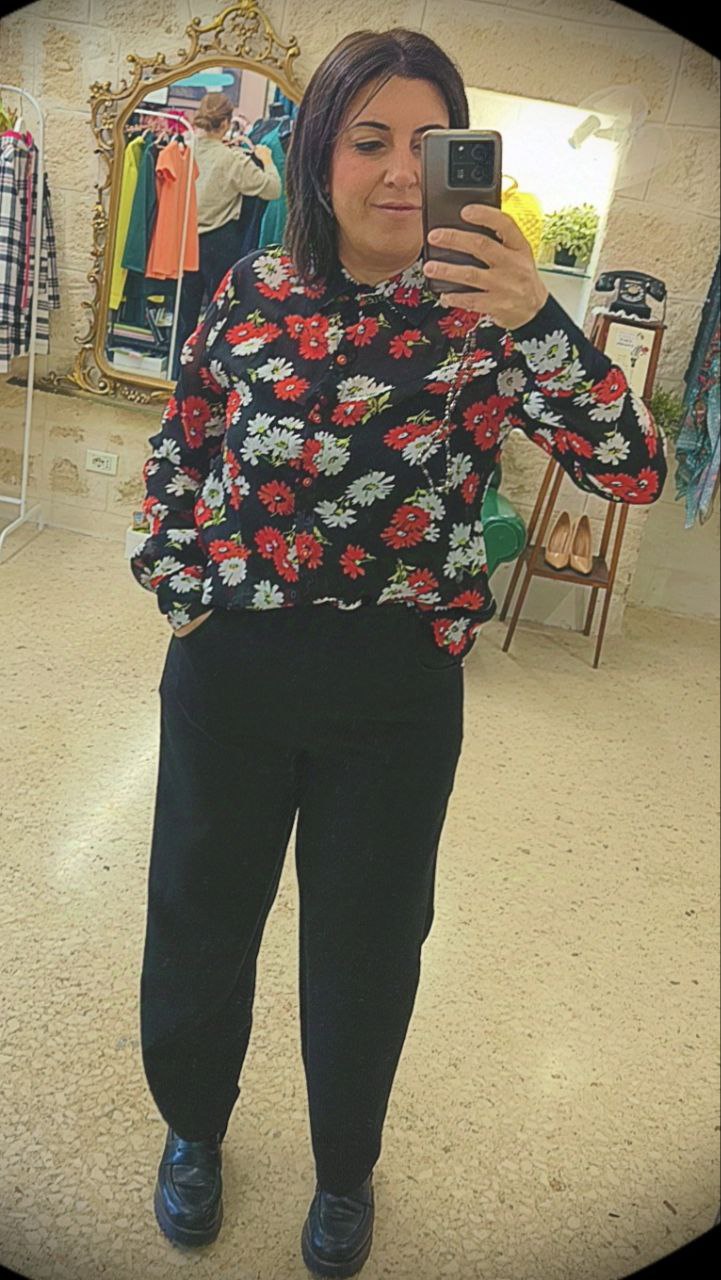 Camicia in georgette fantasia floreale nera-rossa-bianca