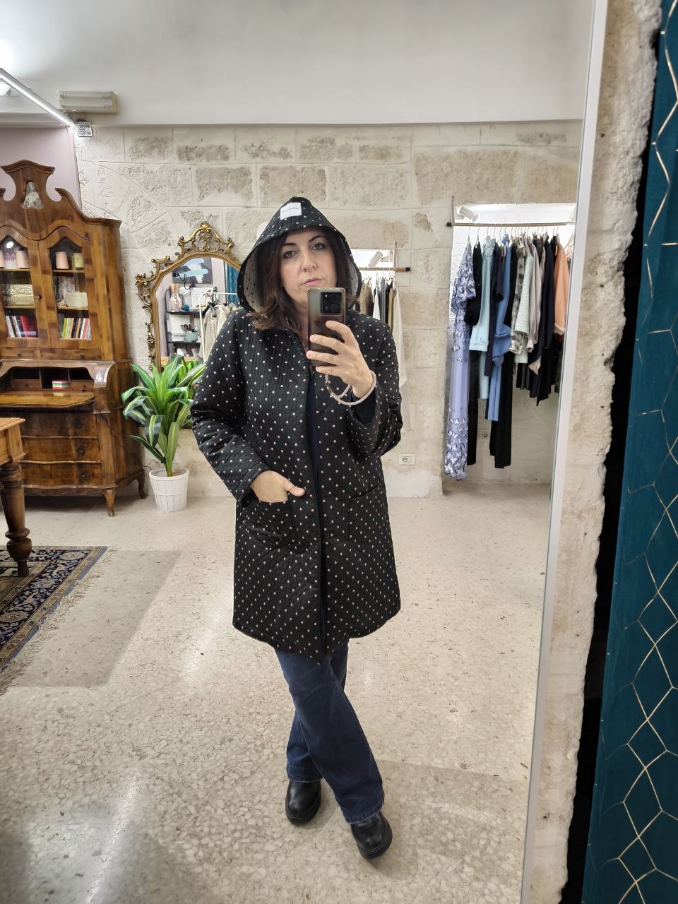 Cappotto corto trapuntato con cappuccio - piumino 100gr nero pois rosa