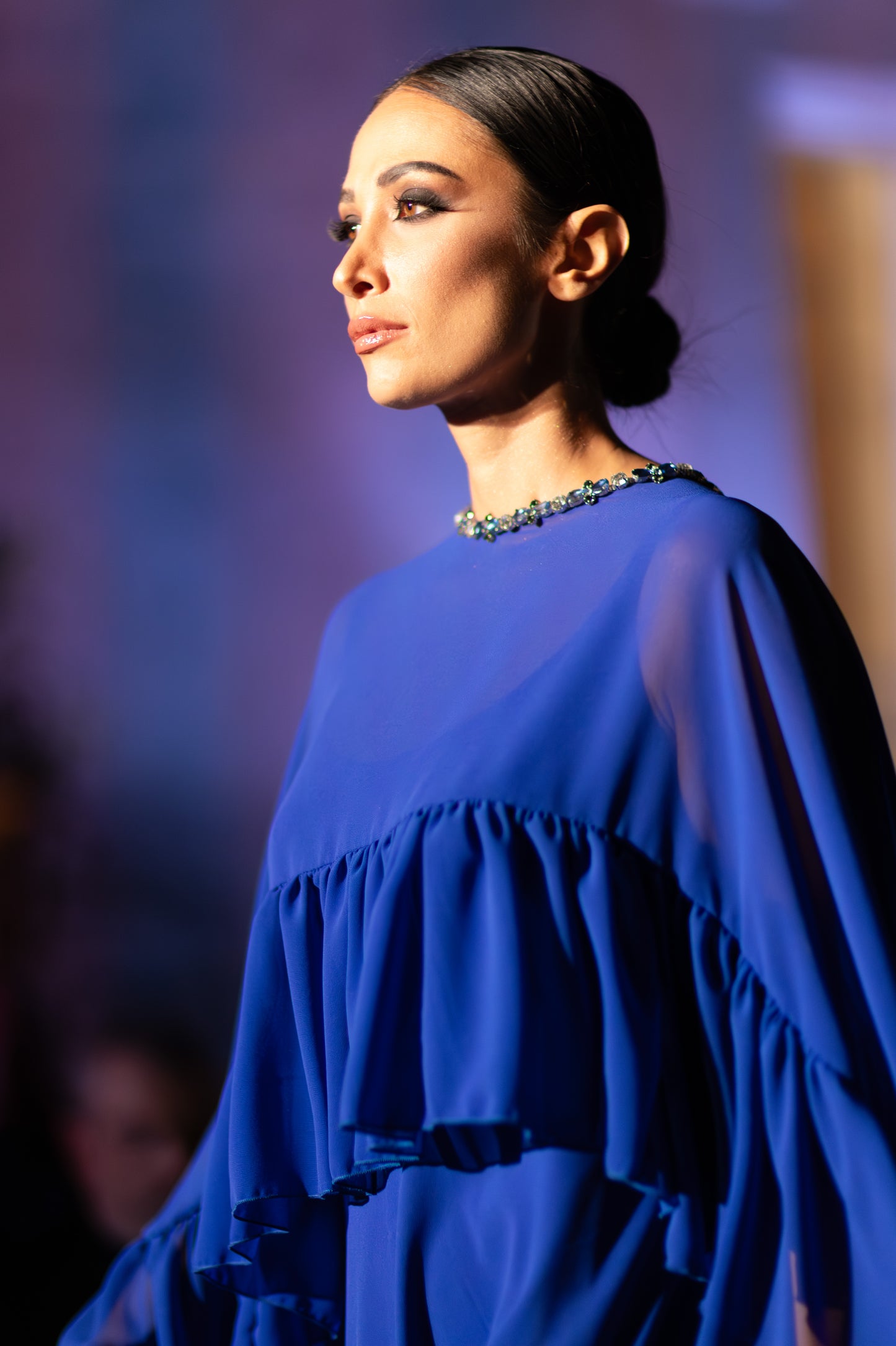 Abito Red Carpet A-Line con mantello in georgette blue royal - PREORDINA