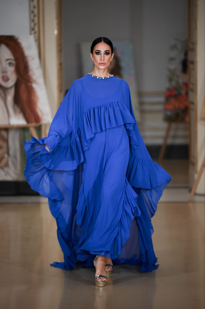 Abito Red Carpet A-Line con mantello in georgette blue royal - PREORDINA