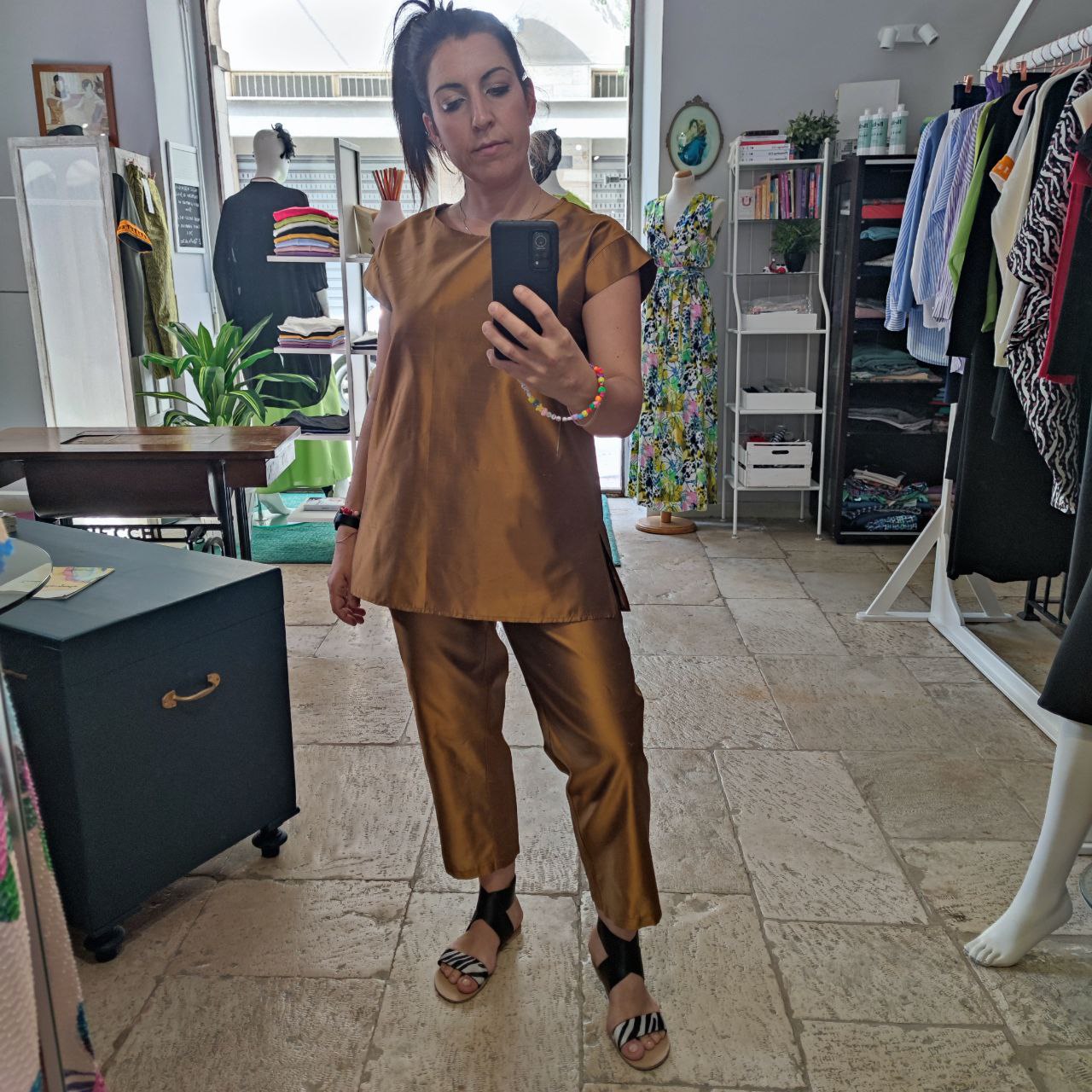 COMPLETO TIAKI SHANTUNG 100% SETA BRONZO