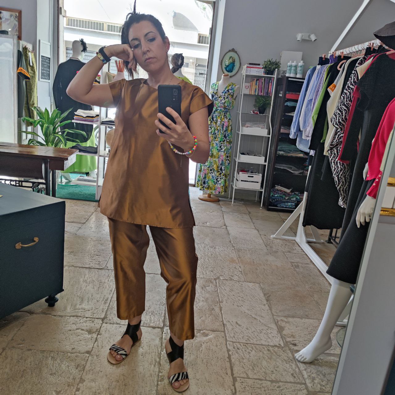 COMPLETO TIAKI SHANTUNG 100% SETA BRONZO