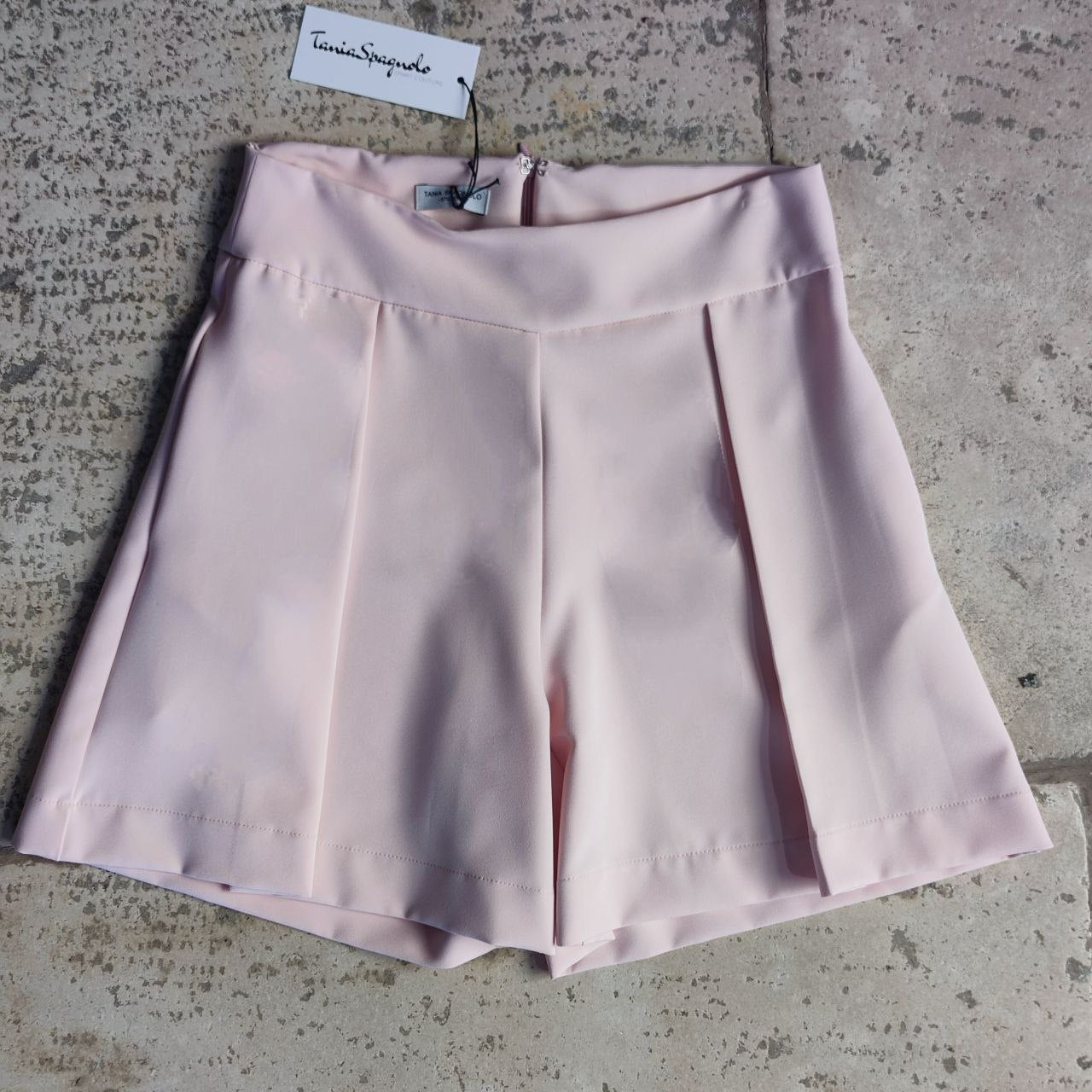 SHORTS SVASATO CON PIEGA