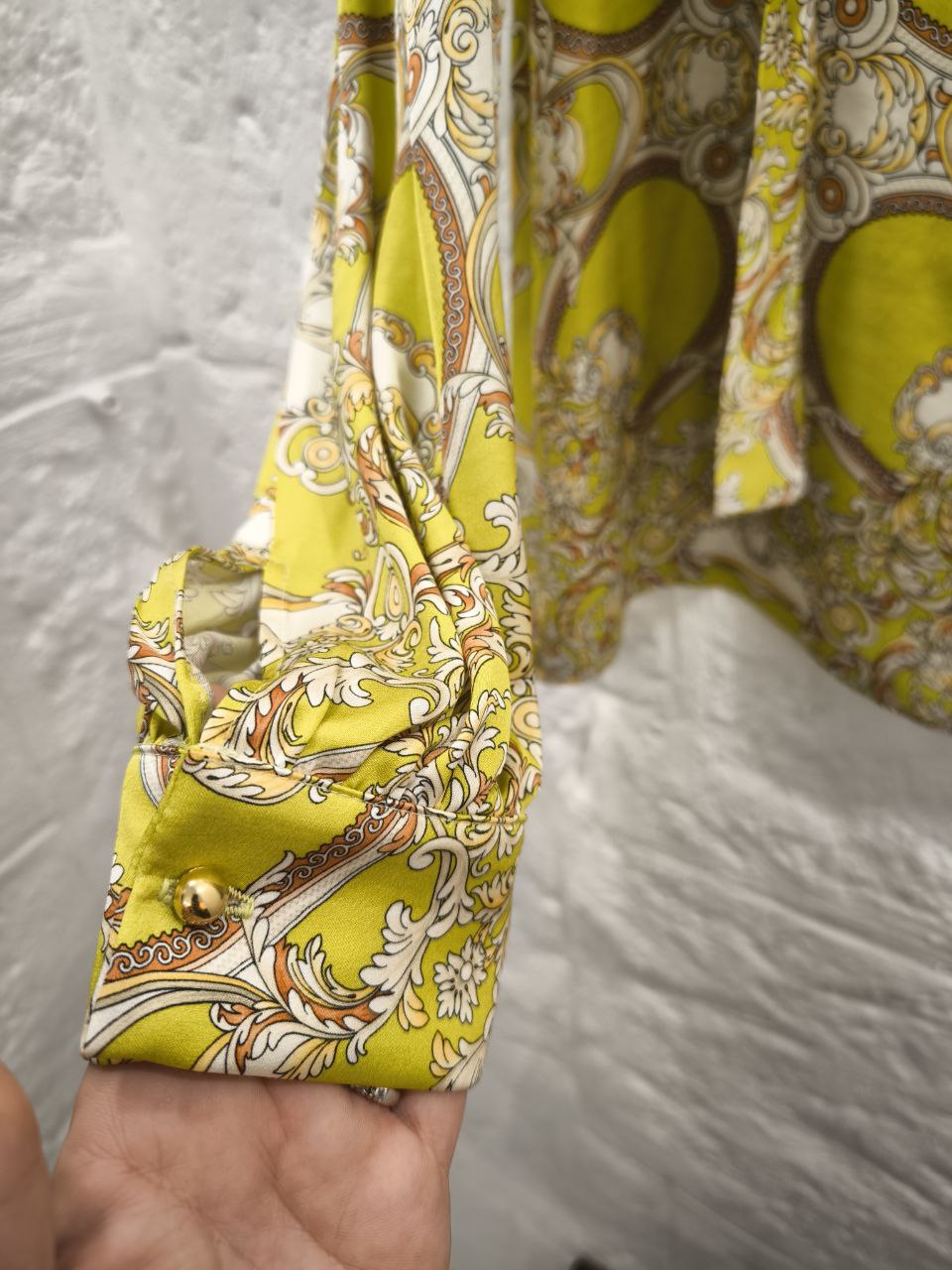 Camicia blusa in satin broccato con cravattino