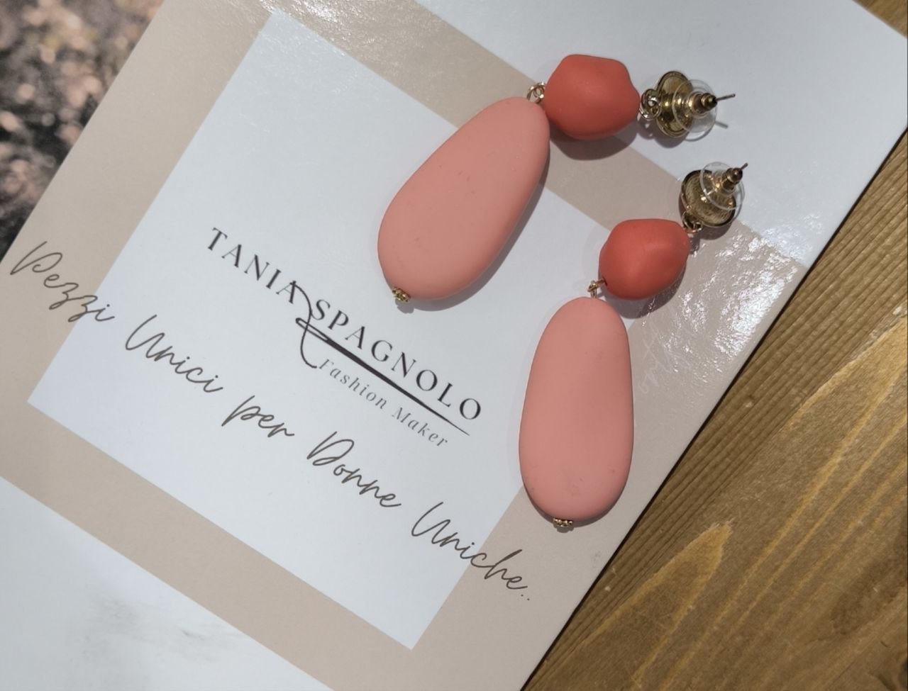 ORECCHINI PENDENTI ROSA