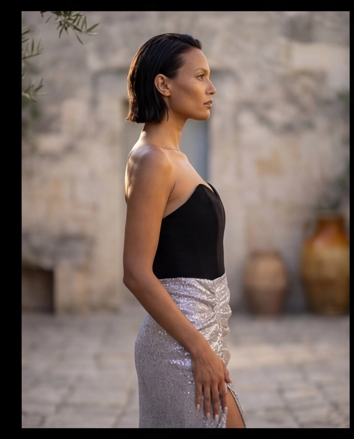 55. Abito Red Carpet Tubino Lungo glitter con scollo a cuore e spacco davanti