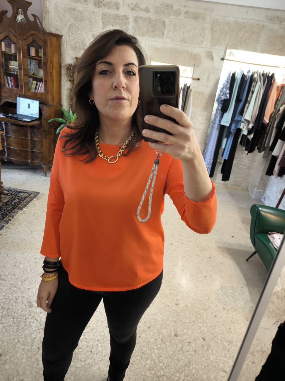 Blusa con scollo a barchetta sempre giusta