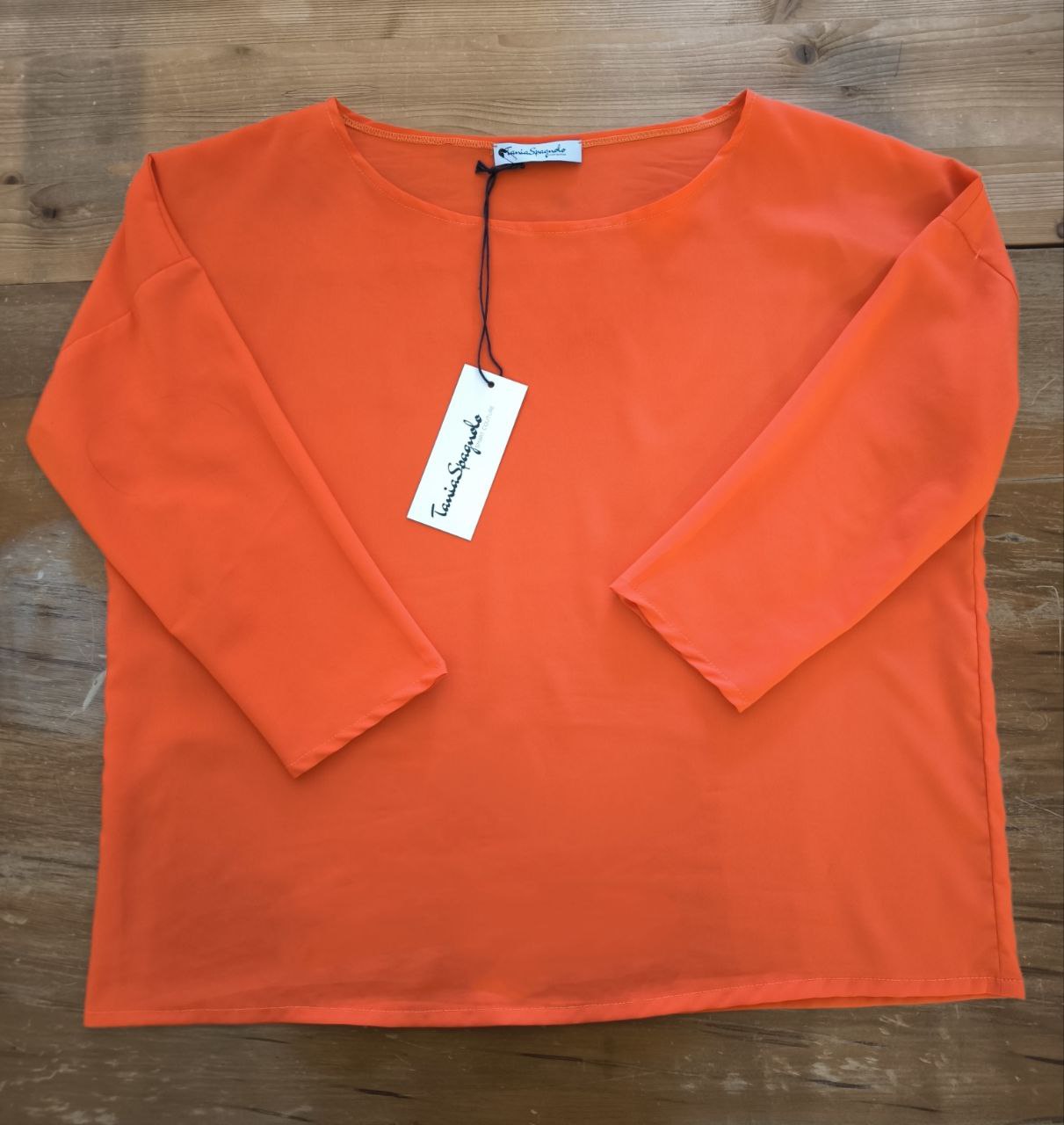 Blusa con scollo a barchetta sempre giusta