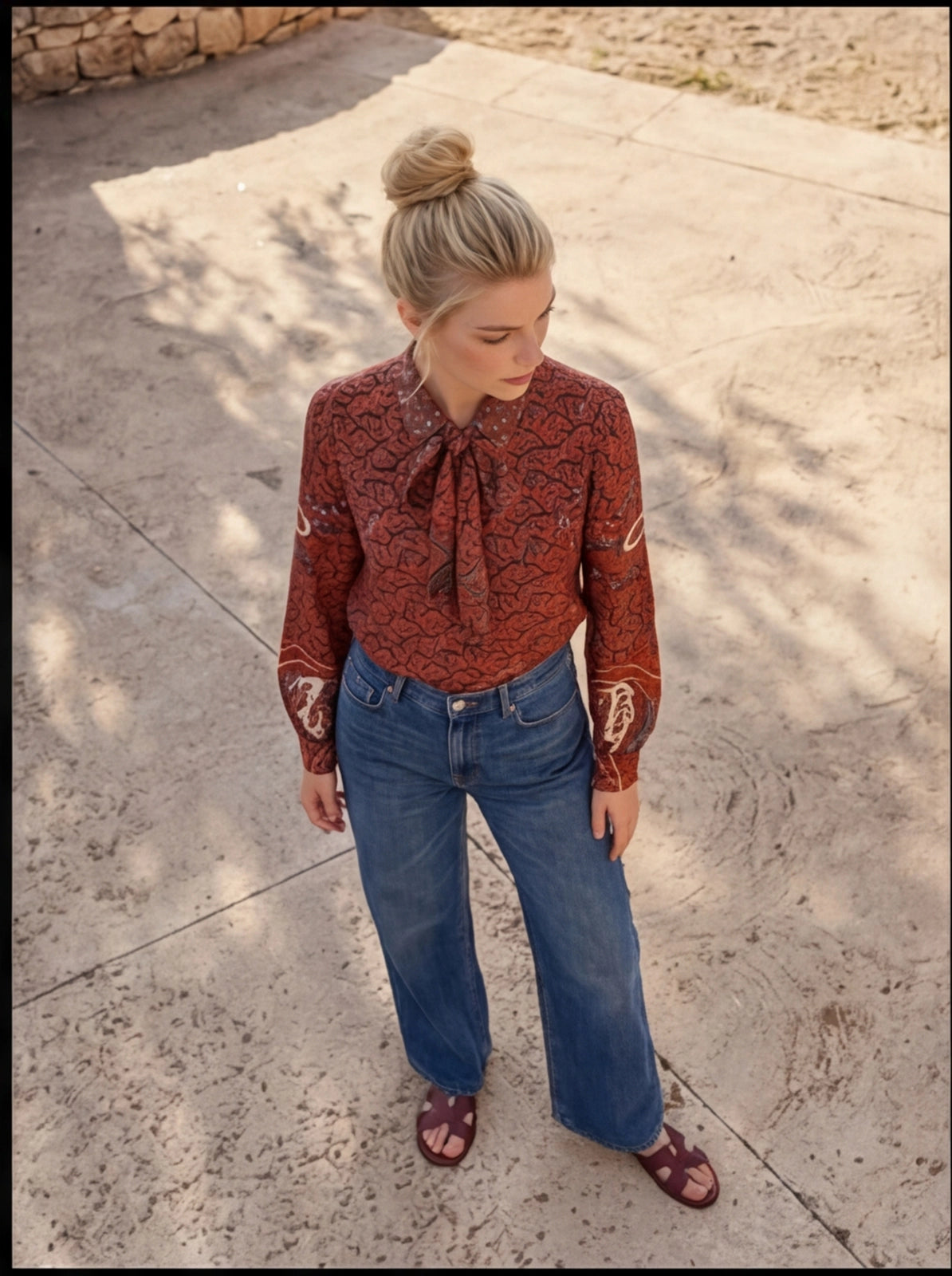 Camicia blusa in satin paisley con cravattino