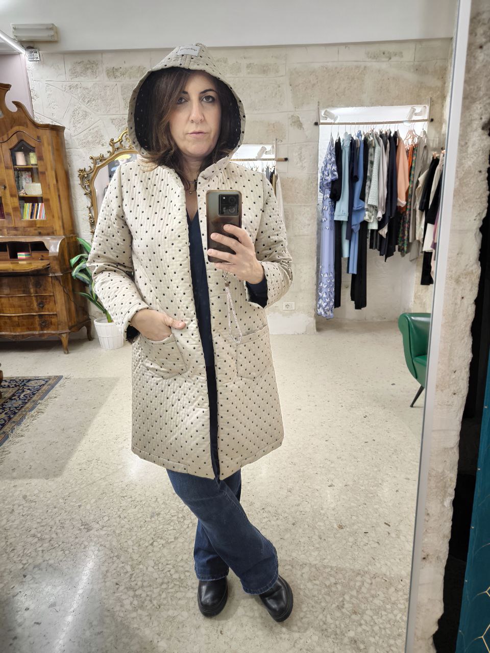 Cappotto corto trapuntato con cappuccio - piumino 100gr beige pois neri