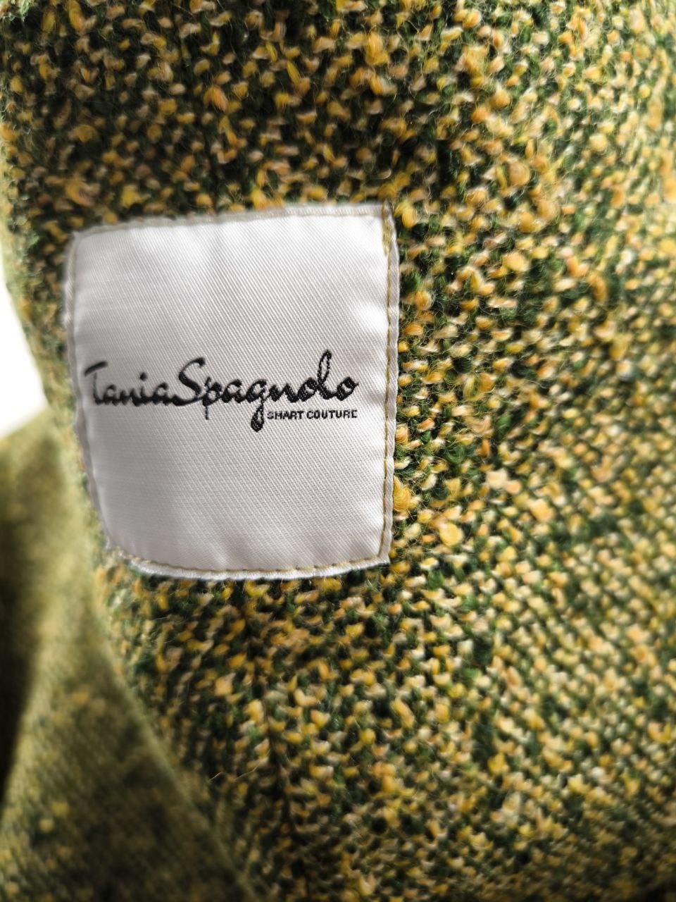 Cappotto corto sartoriale con cappuccio in tweed di lana verde