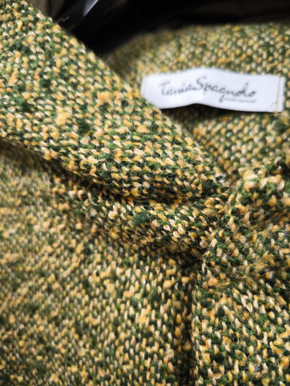 Cappotto corto sartoriale con cappuccio in tweed di lana verde
