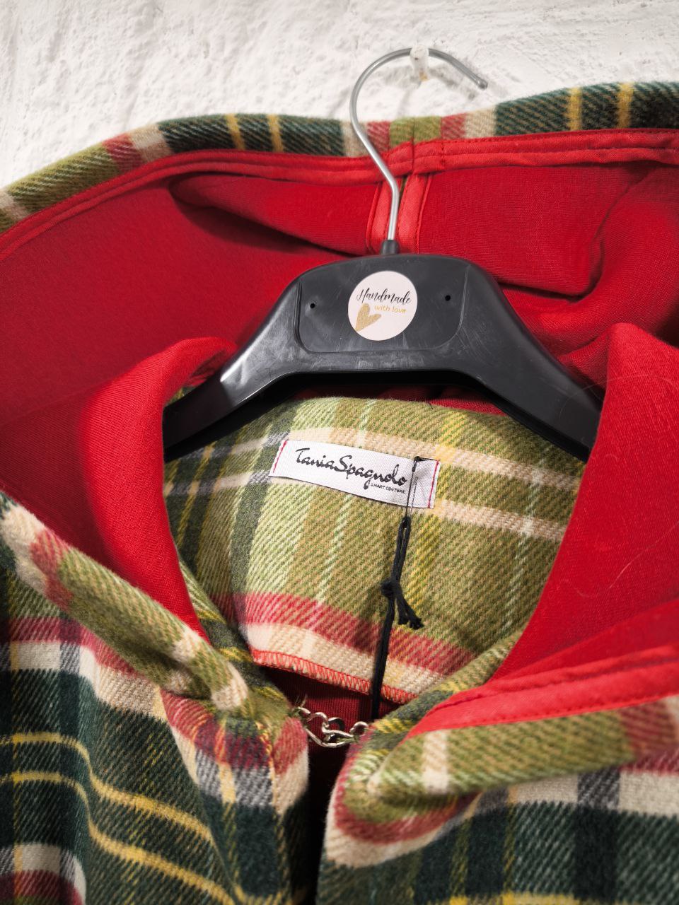 Cappotto corto sartoriale con cappuccio - sportivo e molto caldo