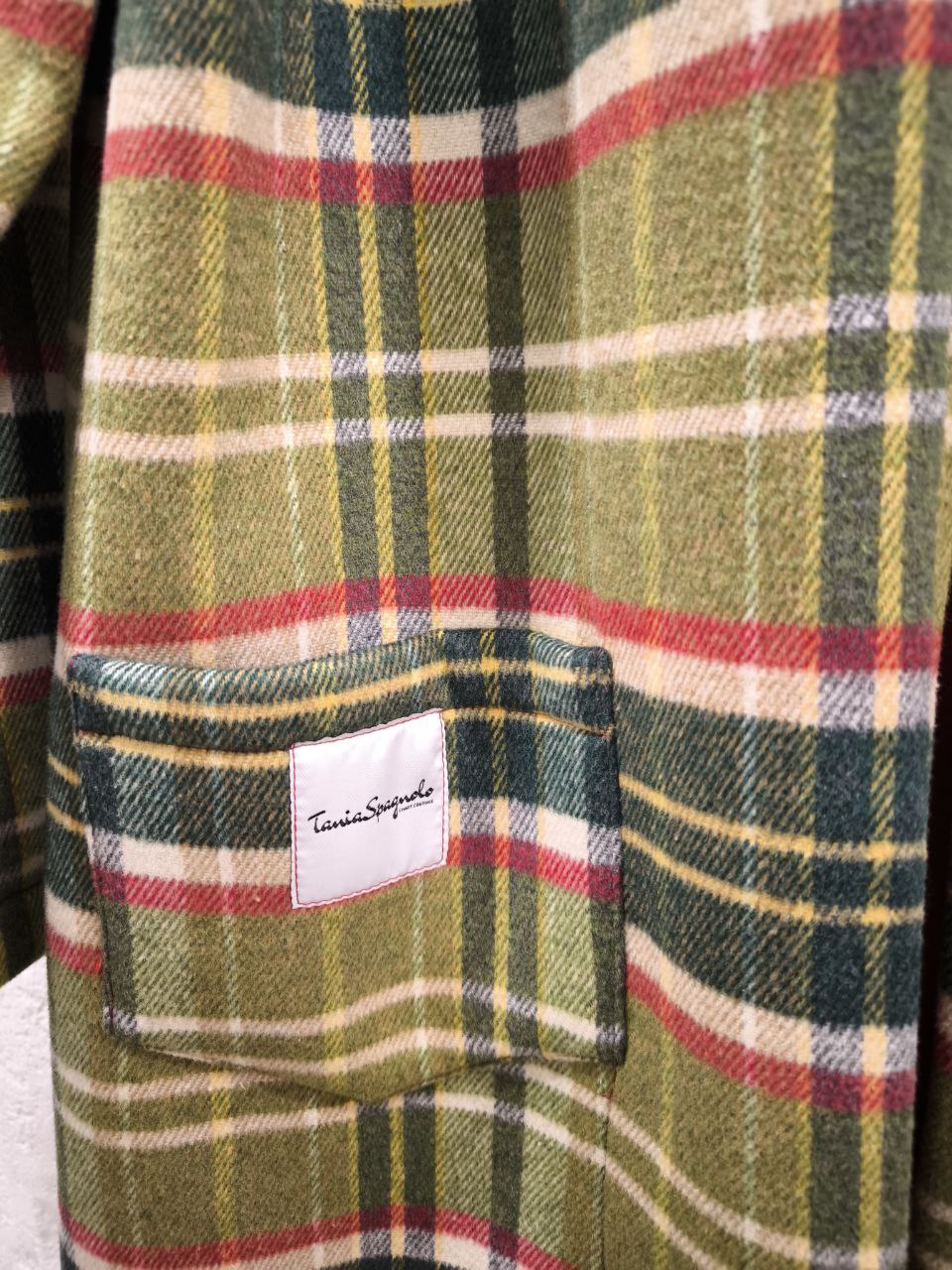 Cappotto corto sartoriale con cappuccio - sportivo e molto caldo