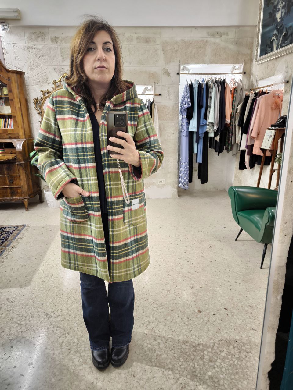 Cappotto corto sartoriale con cappuccio - sportivo e molto caldo