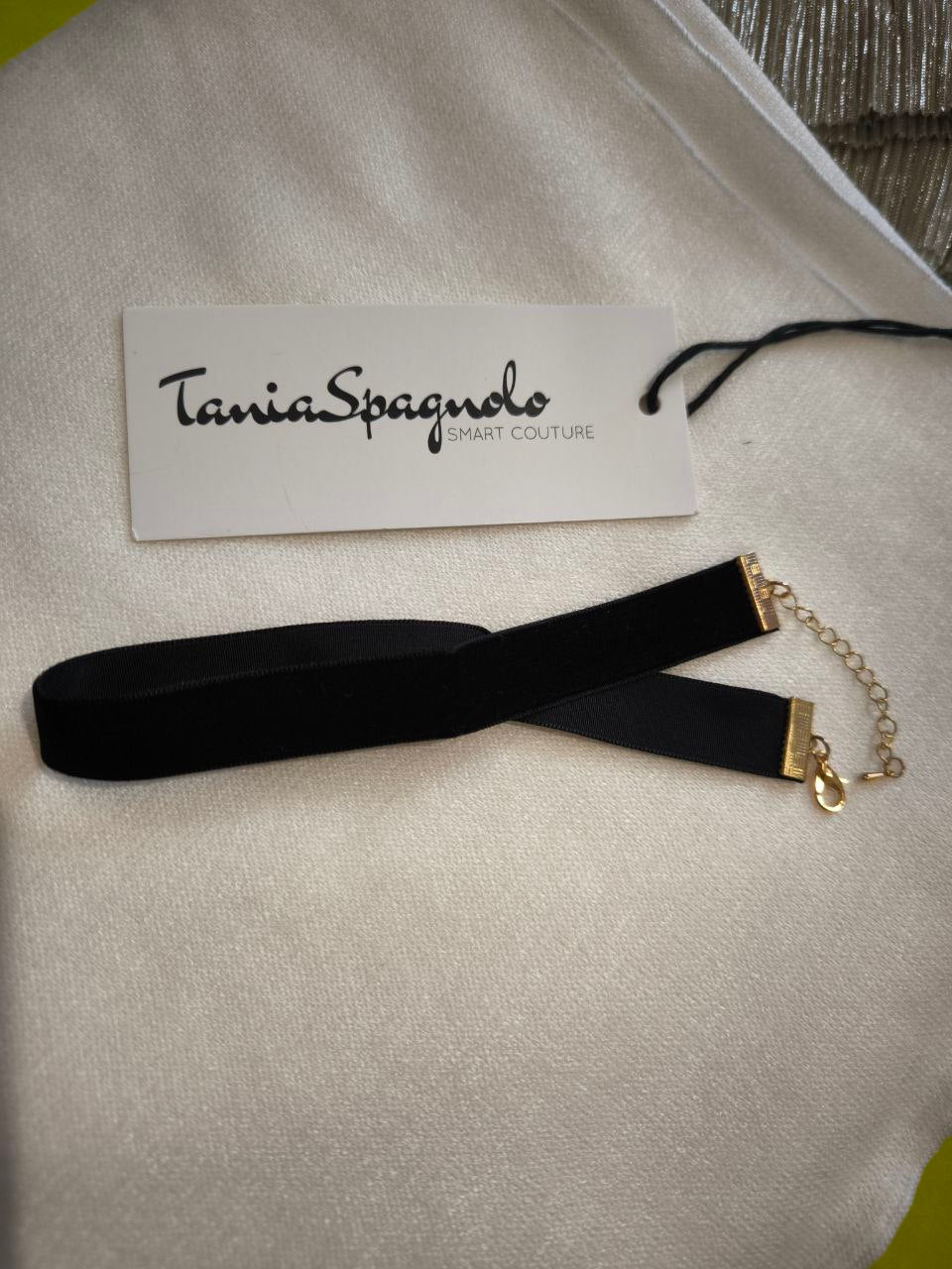 Chocker in velluto nero e oro