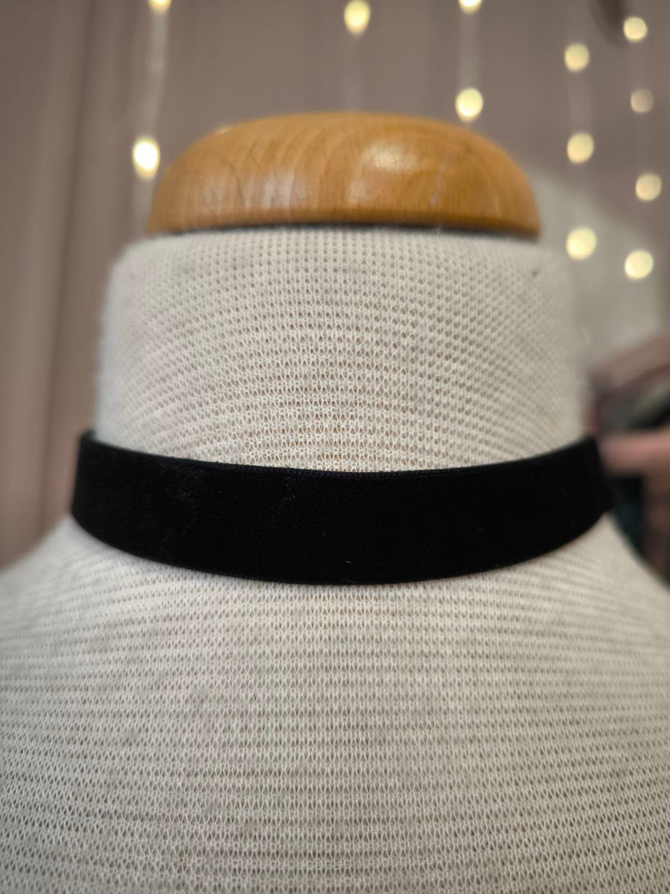 Chocker in velluto nero e oro