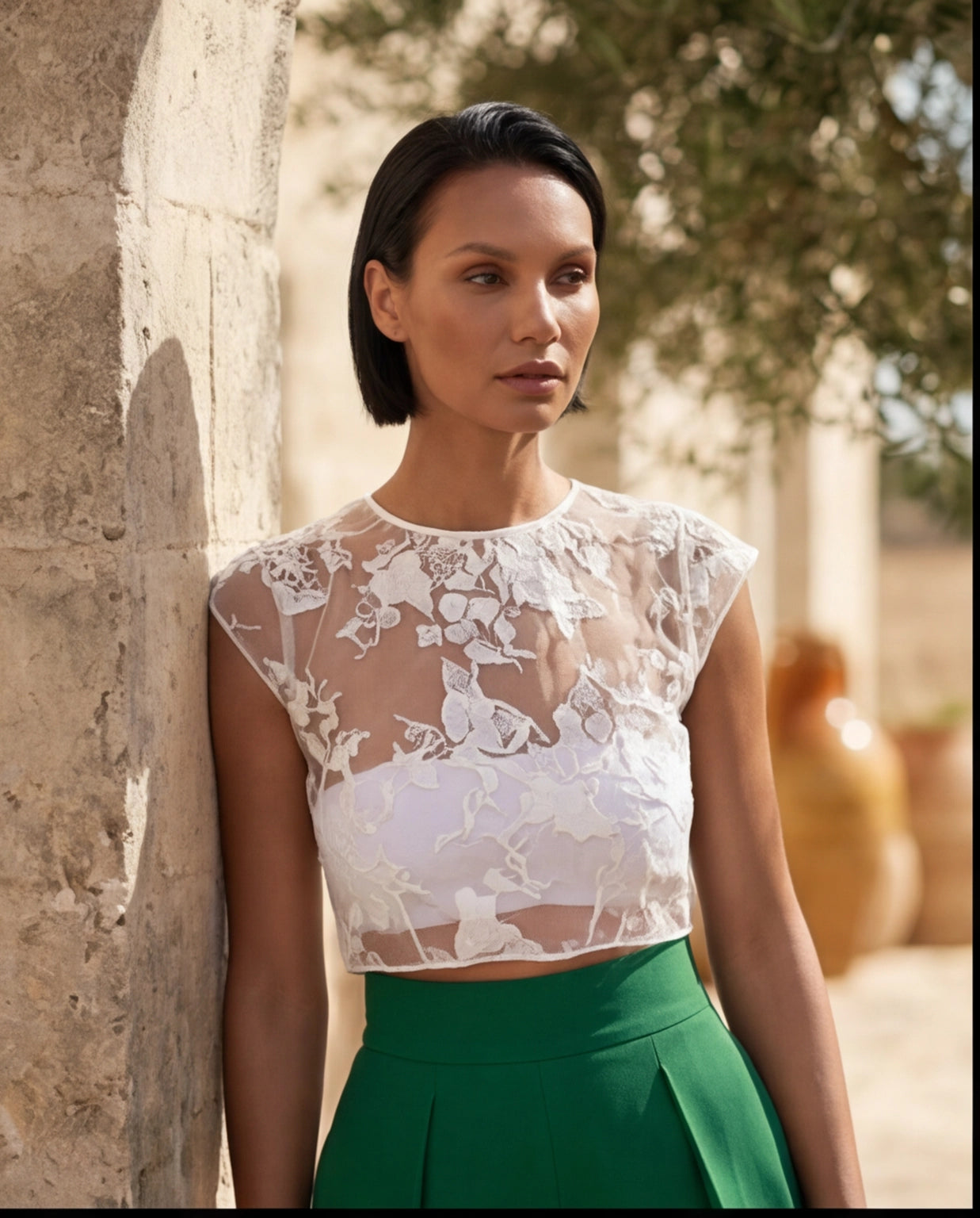 58. Set completo pantalone palazzo con pinces e crop top in pizzo
