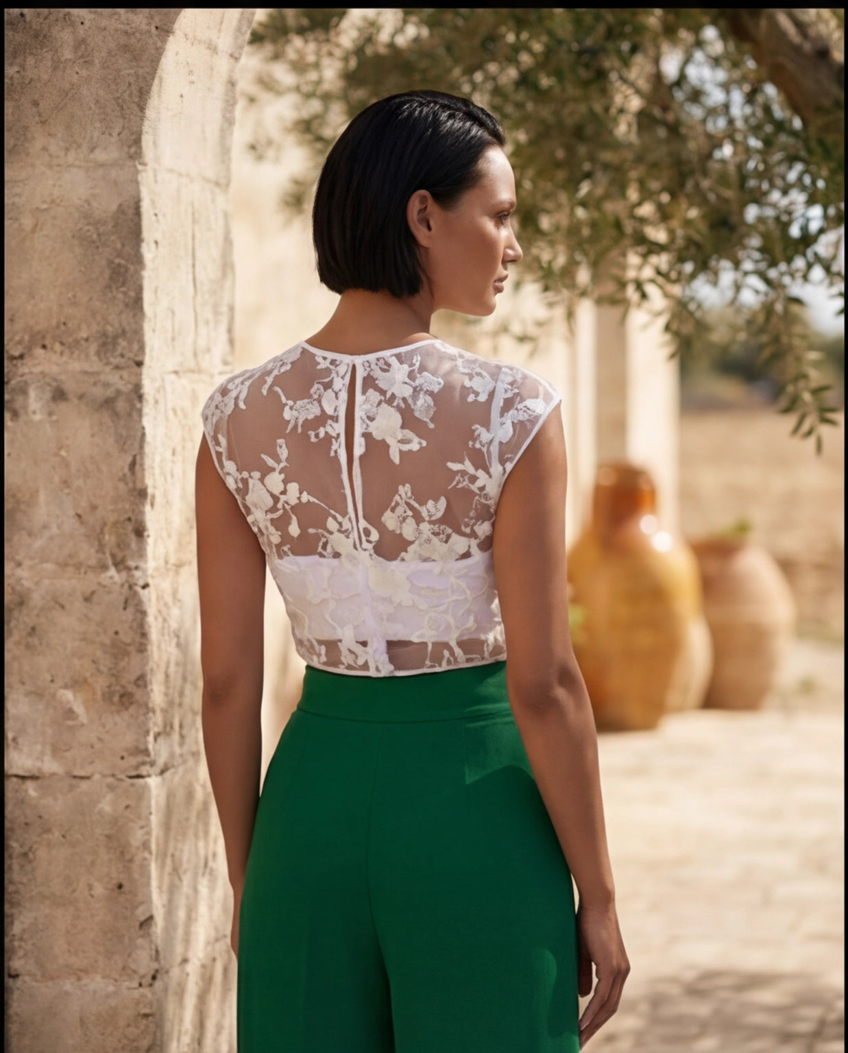 58. Set completo pantalone palazzo con pinces e crop top in pizzo