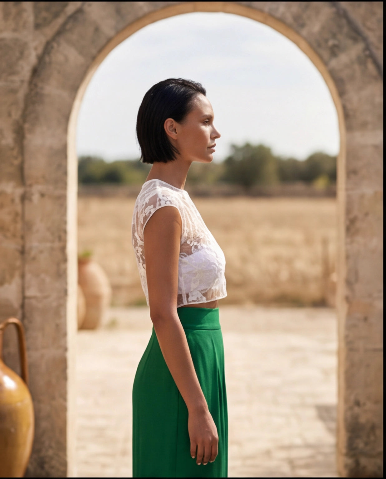 58. Set completo pantalone palazzo con pinces e crop top in pizzo