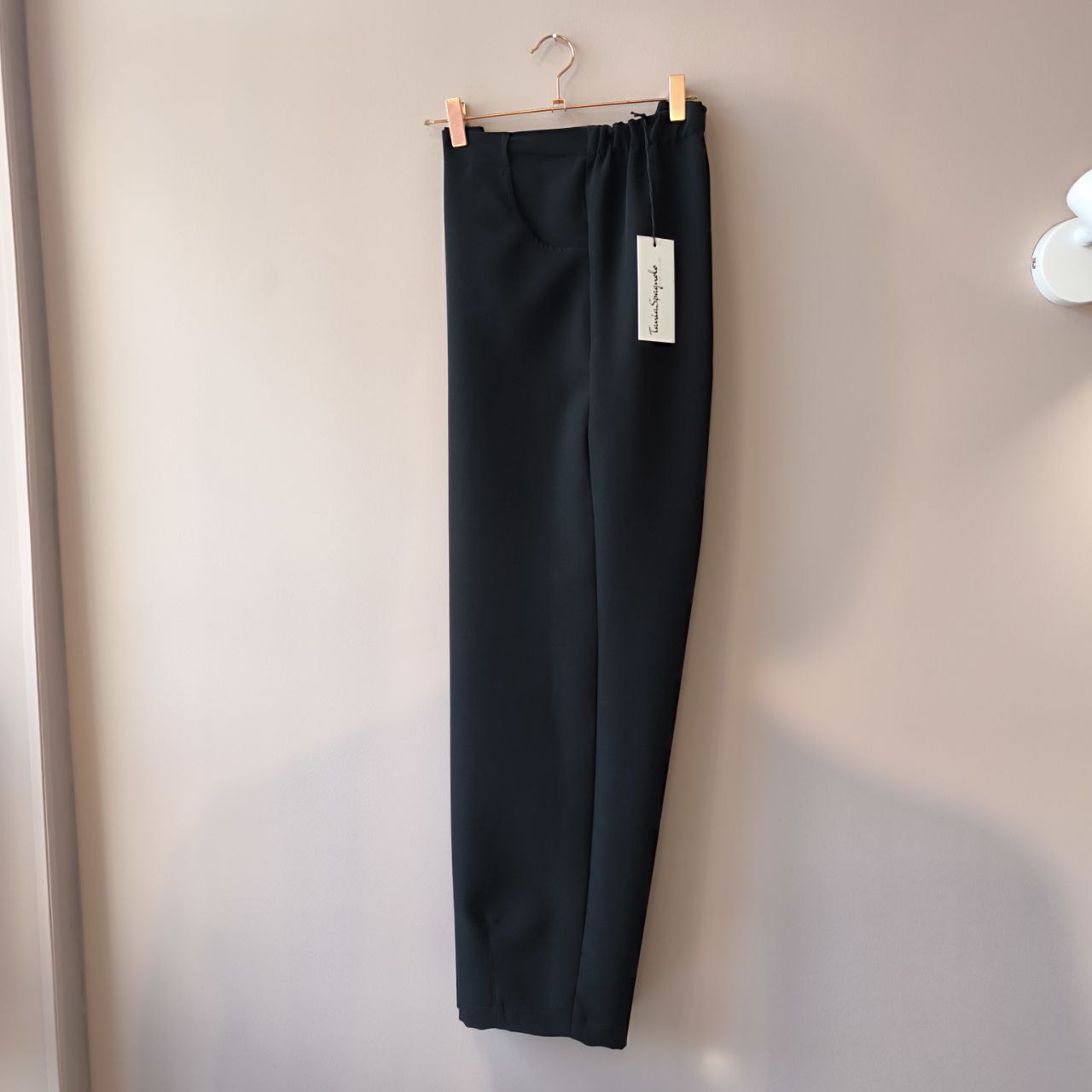 PANTALONE A CAROTA - OMEX in Tessuto Compact NERO