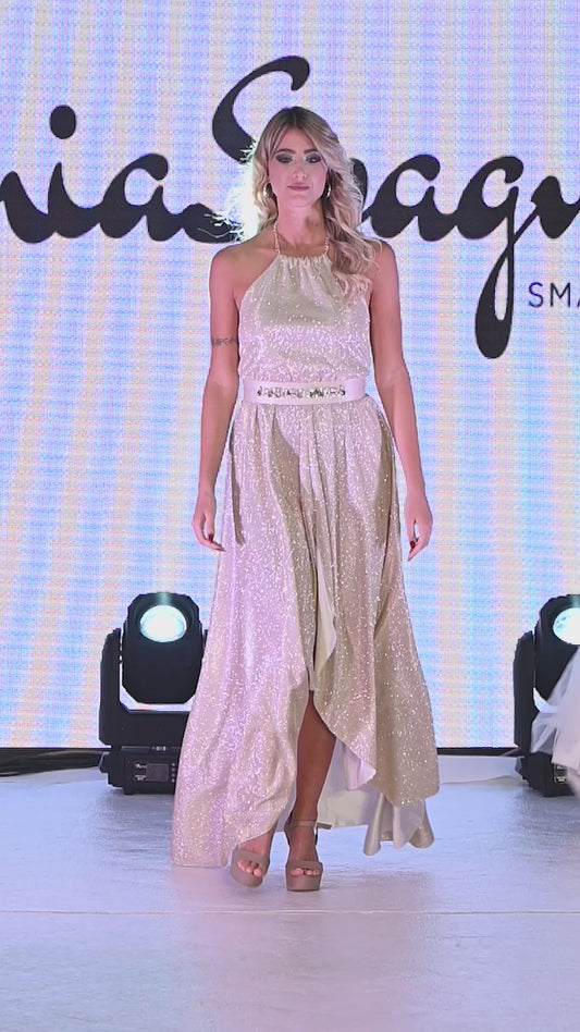 Abito da sposa ampio con scollo all'americana e spacco glitterato color champagne